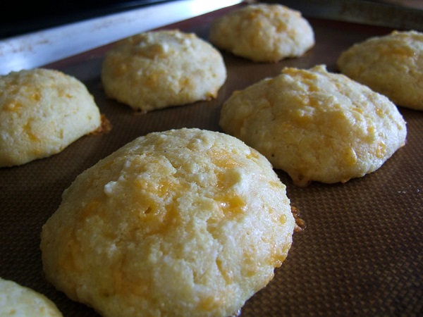 Cheddar cornbread tops